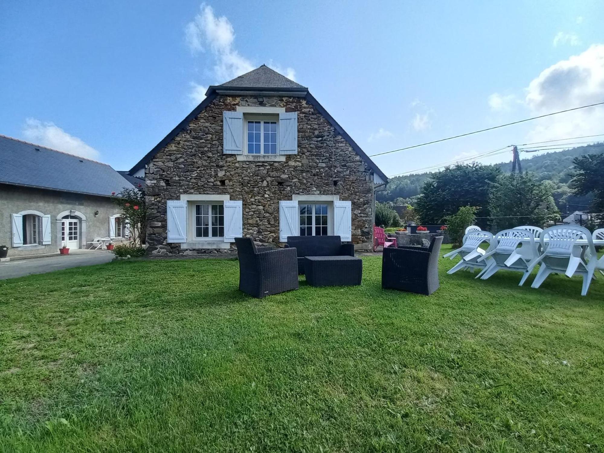 Maison De *